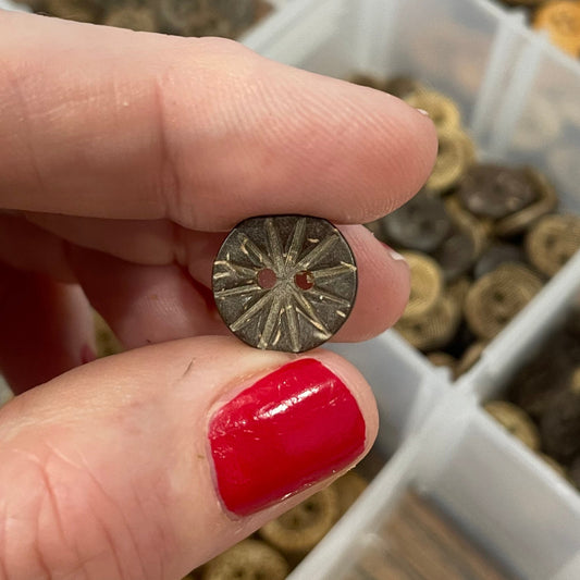 Button, Pressed Lines Coconut, 12mm