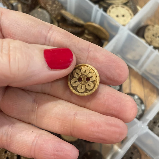 Button, Anchusa Coconut, 15mm