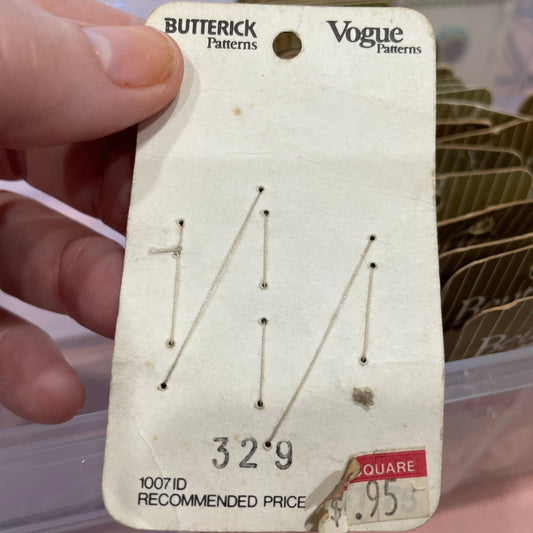 Buttons, Vintage Beutron 329, 11mm