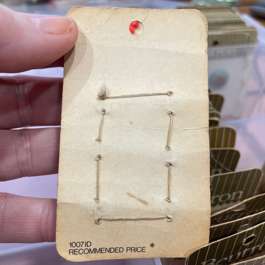 Buttons, Vintage Beutron 399, 11mm