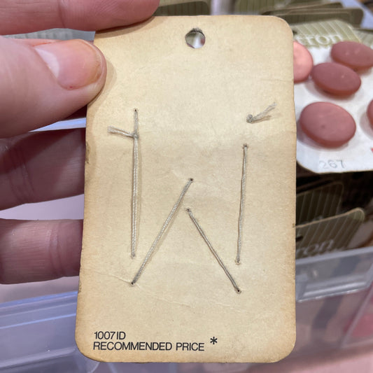 Buttons, Vintage Beutron 267, 16mm