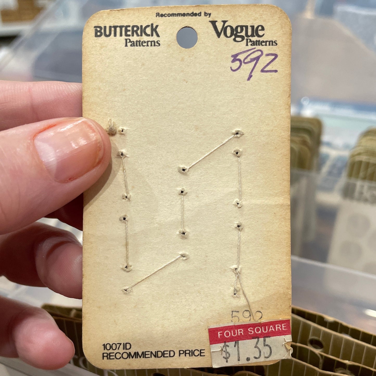 Buttons, Vintage Beutron 592, 11mm