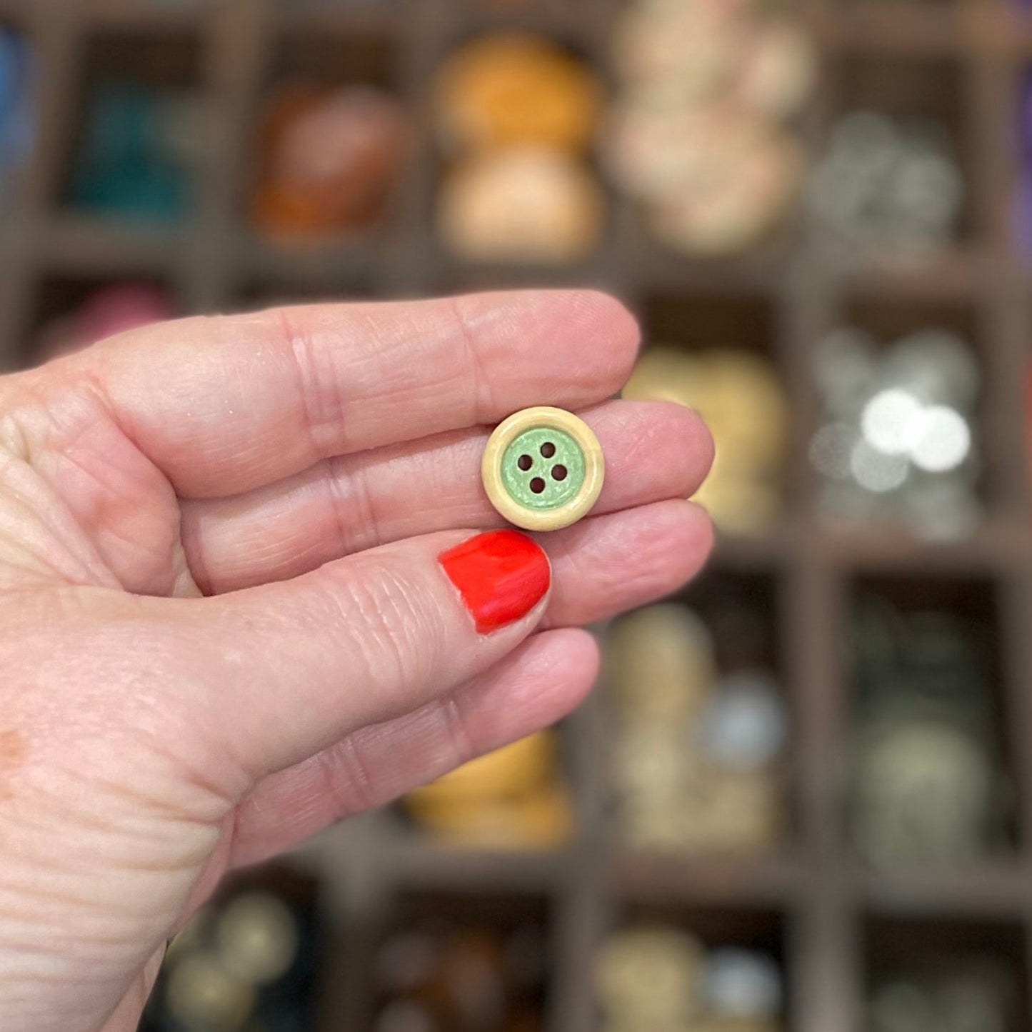 Button, Green Ridge Pear Wood, 15mm