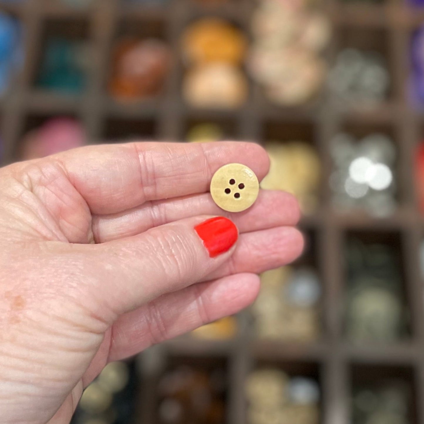 Button, Green Ridge Pear Wood, 15mm
