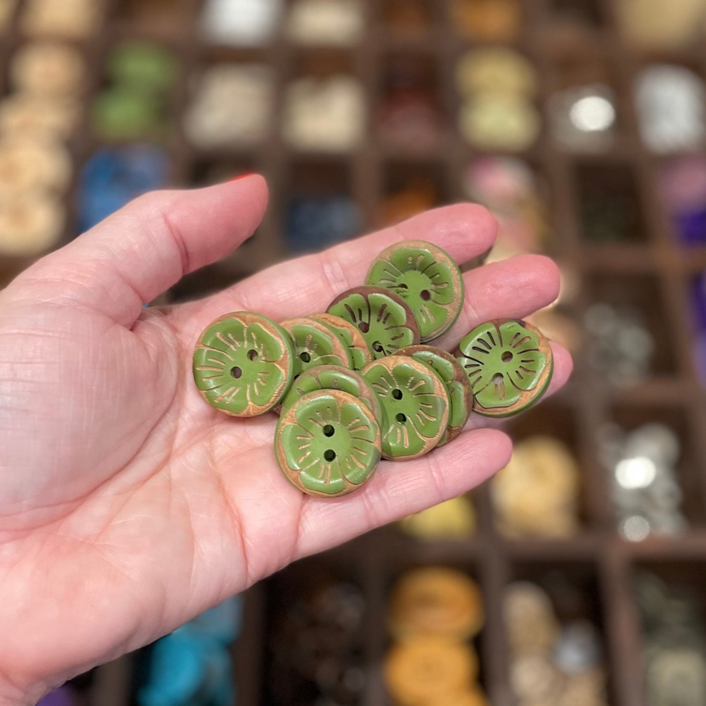Button, Green Poppy Pear Wood, 25mm