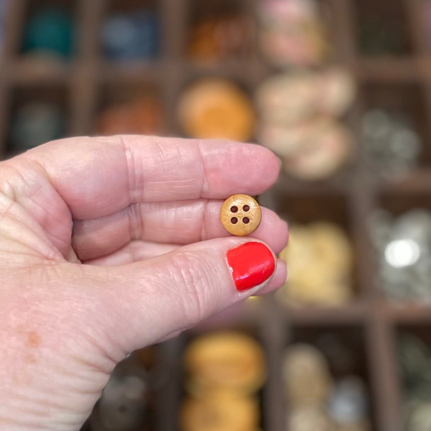 Button, Natural Ridge Pear Wood, 12mm