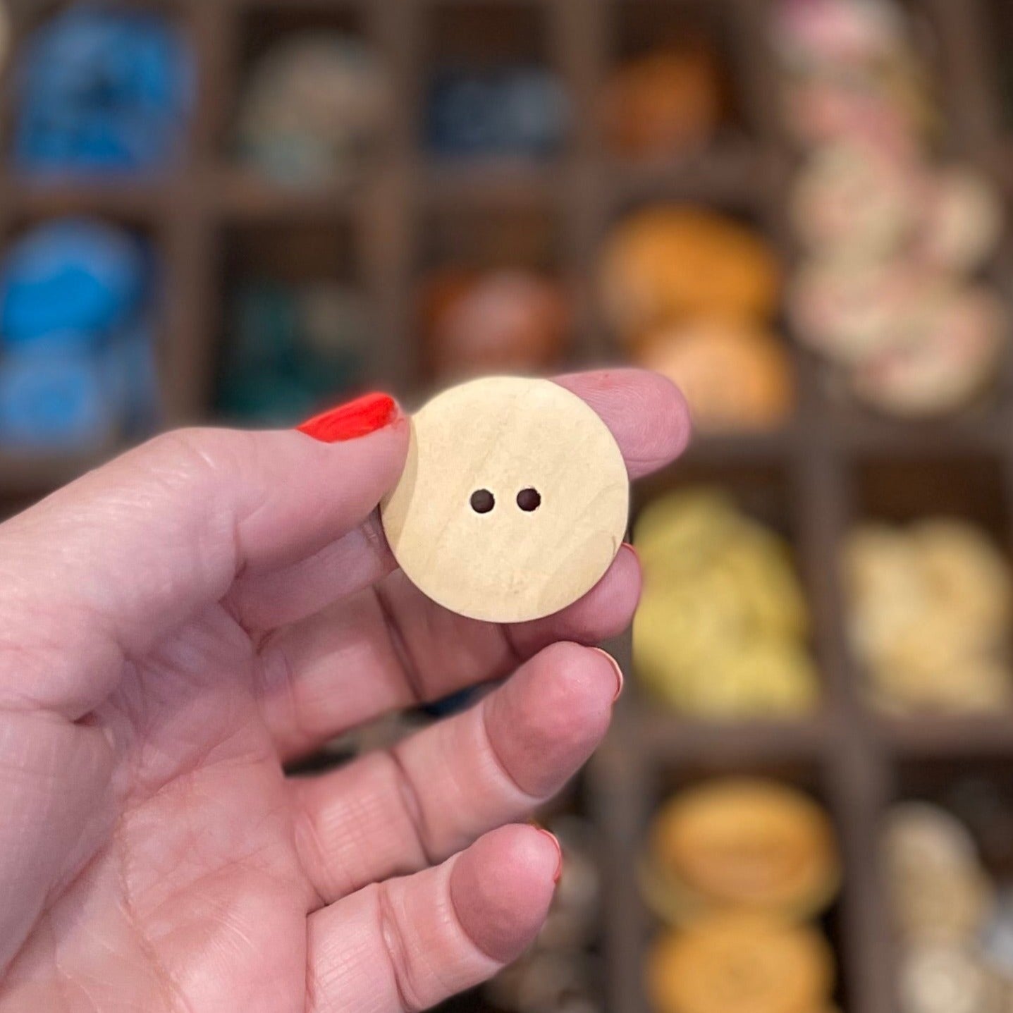Button, Shadow Cat Wood, 30mm
