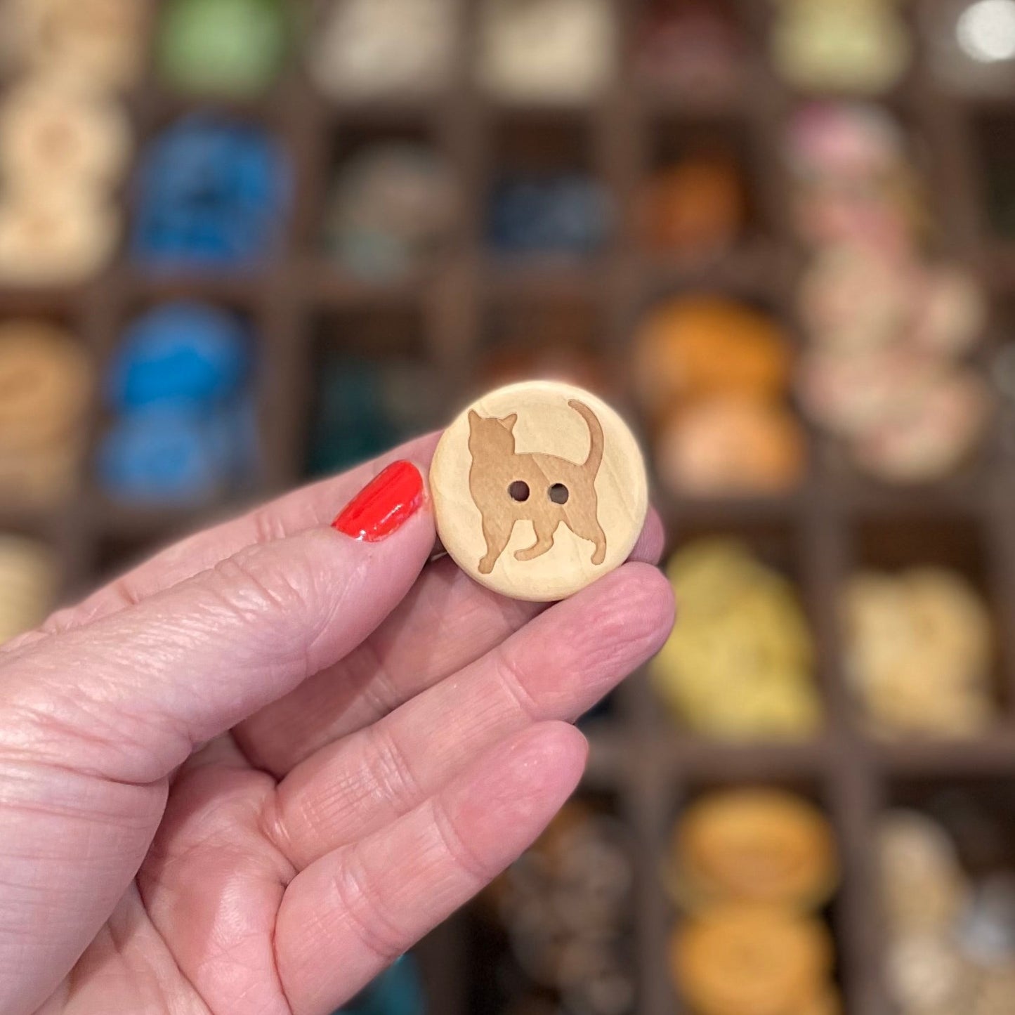 Button, Shadow Cat Wood, 30mm