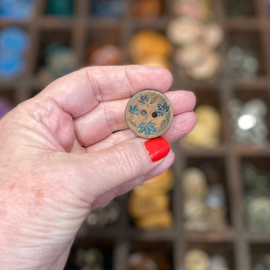 Button, Green Maple Leaf Pear Wood, 25mm