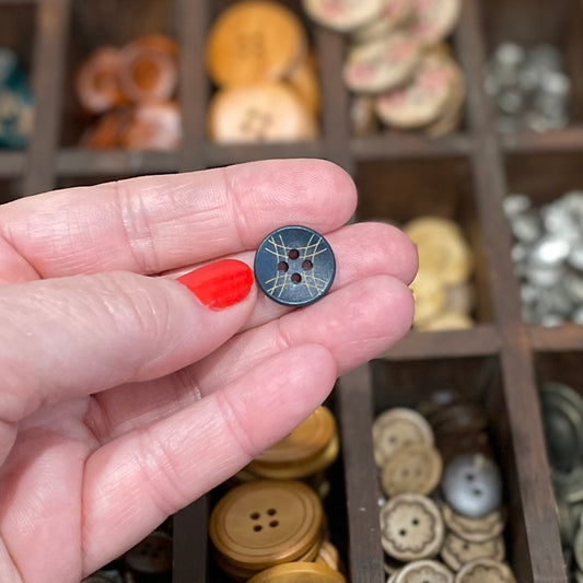 Button, Navy Lines Pear Wood, 15mm