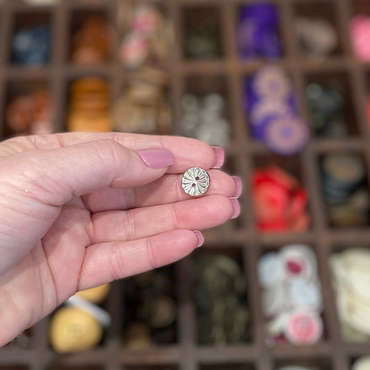 Button, Silver Flower Acrylic, 13mm