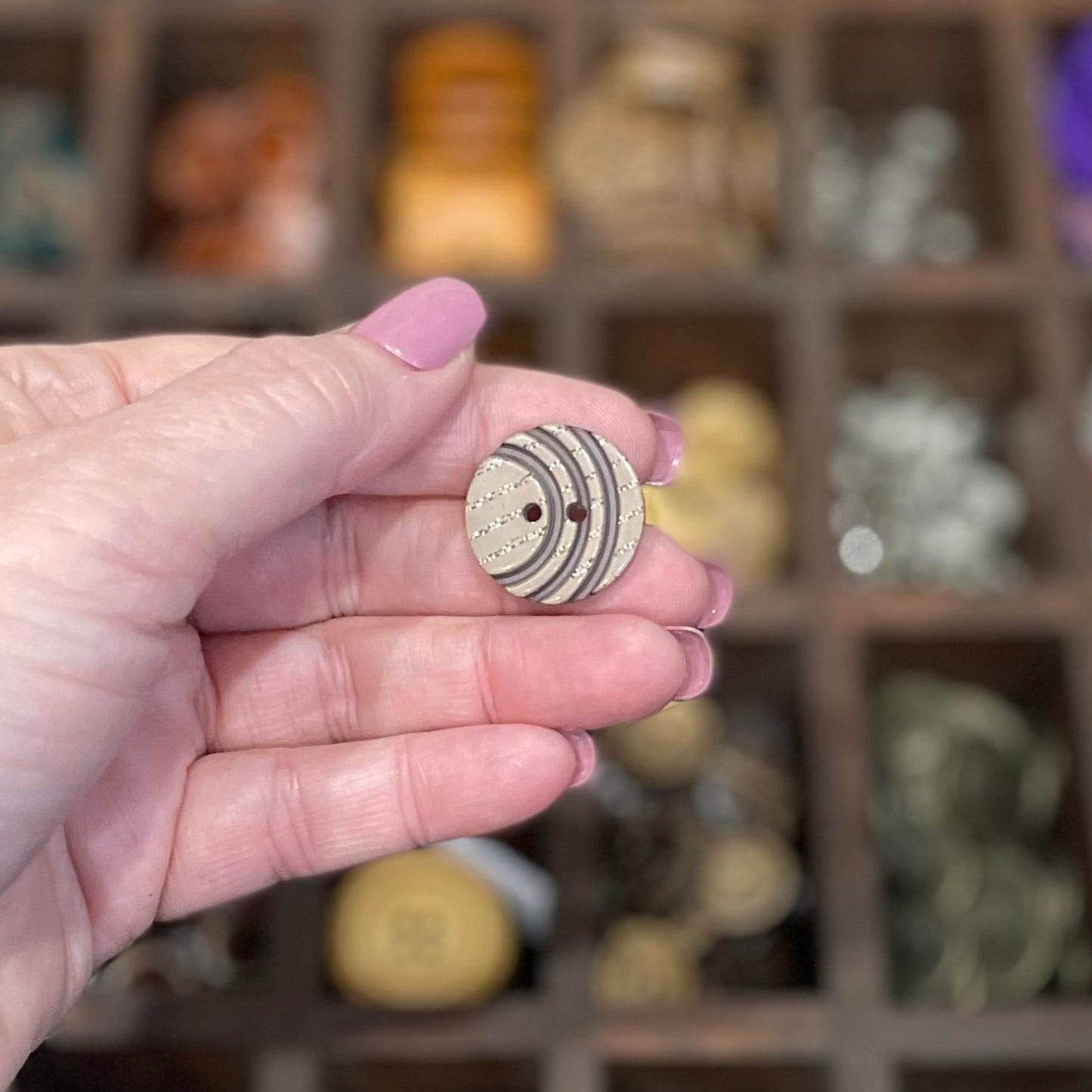 Button, Vintage Brown Ridged Acrylic, 21.5mm