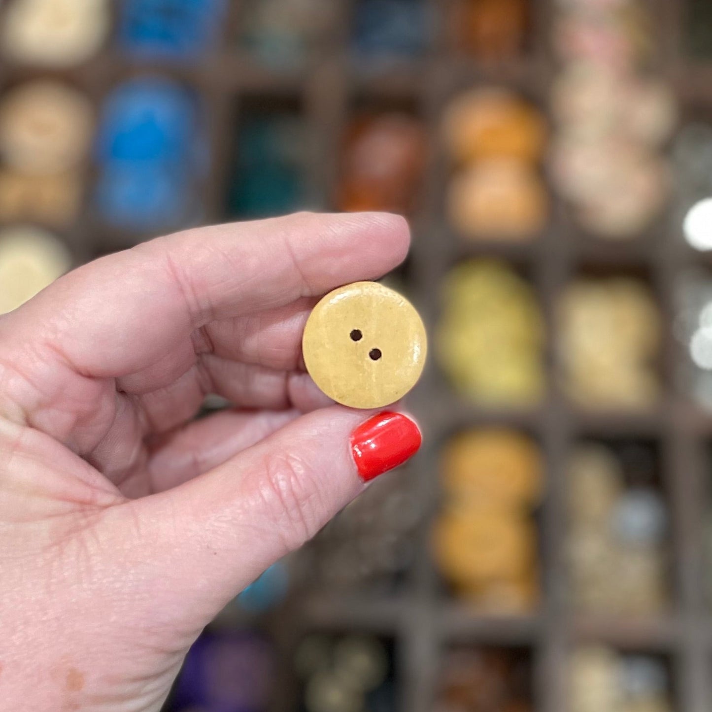 Button, Retro Flowers Pear Wood, 23mm