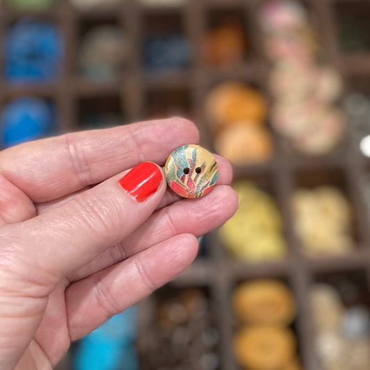 Button, Coloured Grasses Pear Wood, 18mm