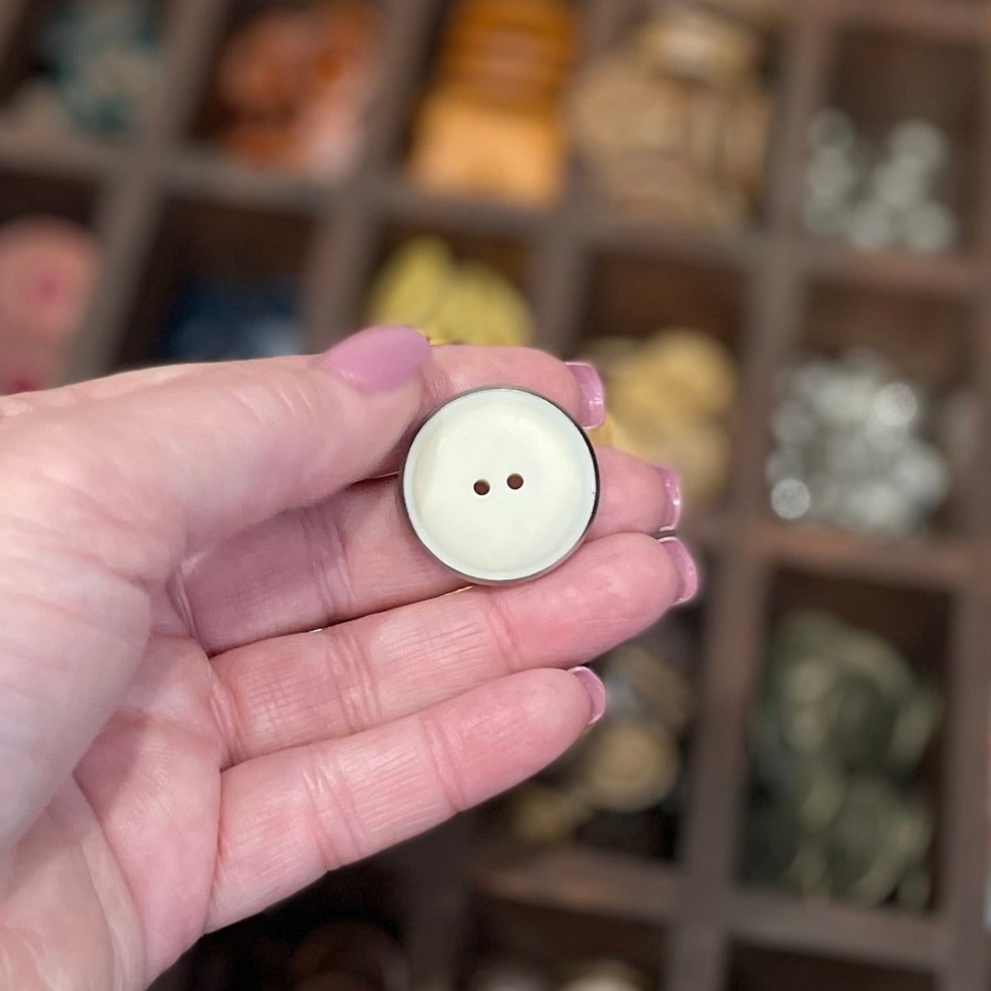 Button, Vintage Cream Metal Acrylic, 26mm