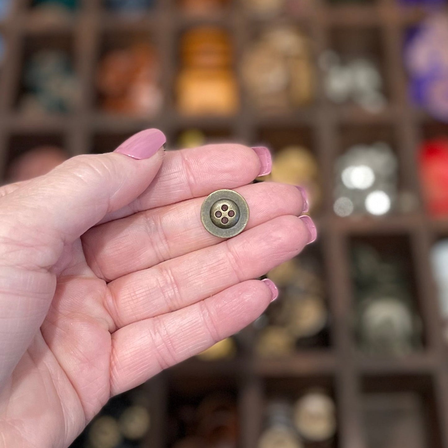 Button, Zinnia Metal, 15mm