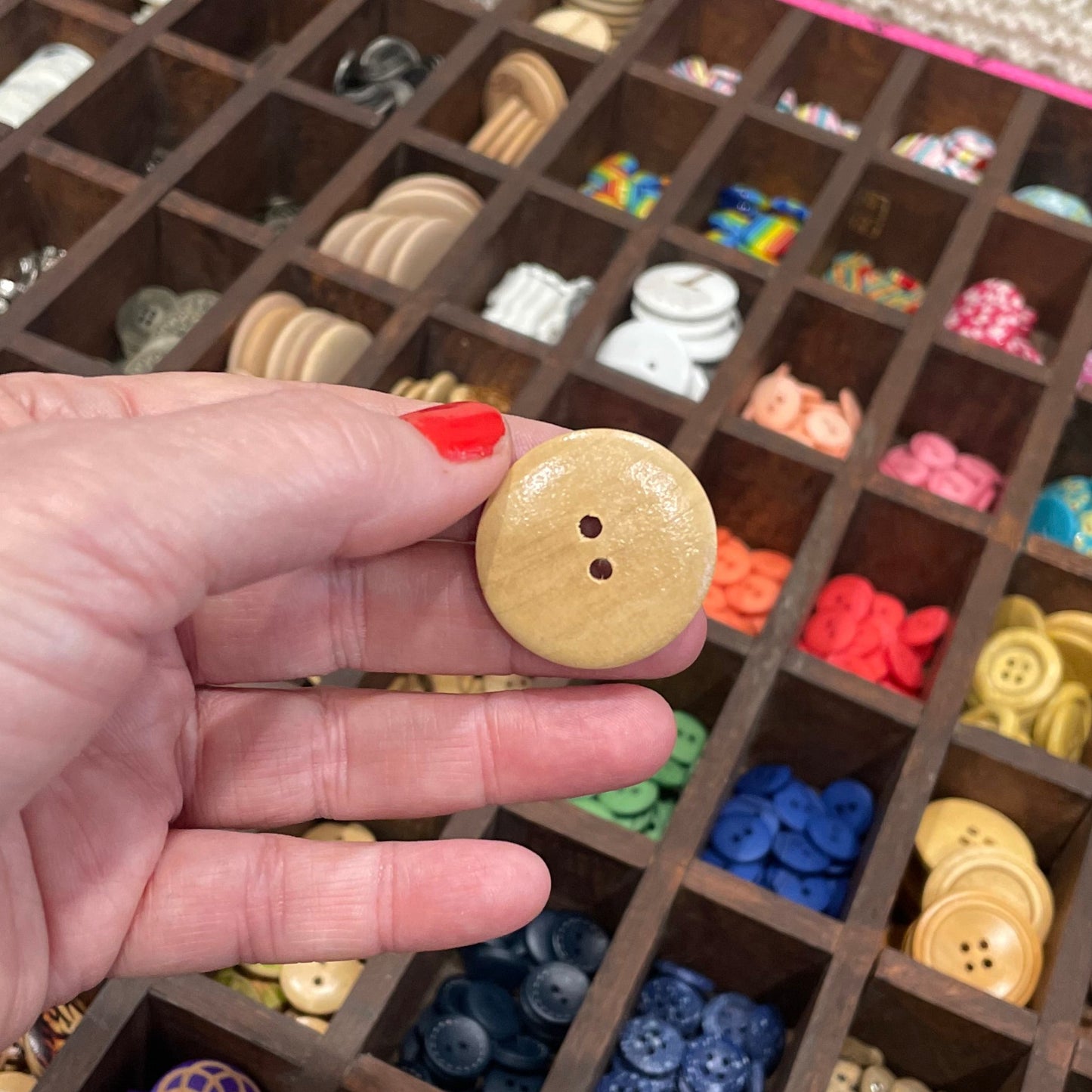 Button, Retro Circles Pear Wood 30mm