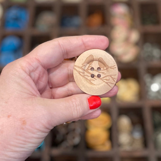 Button, Natural Birds and Branch Pear Wood, 40mm