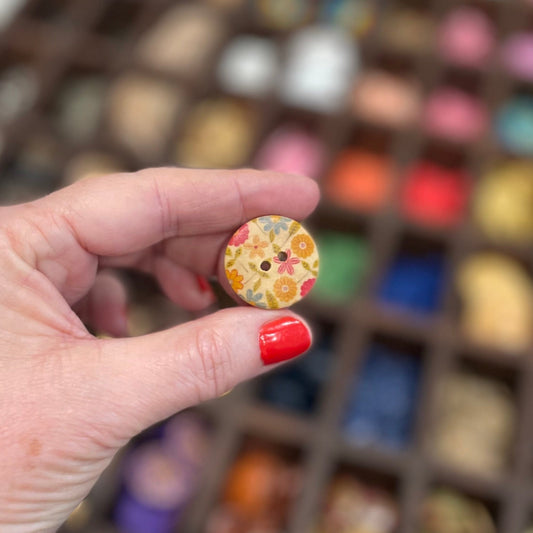 Button, Daisy Pear Wood, 24mm