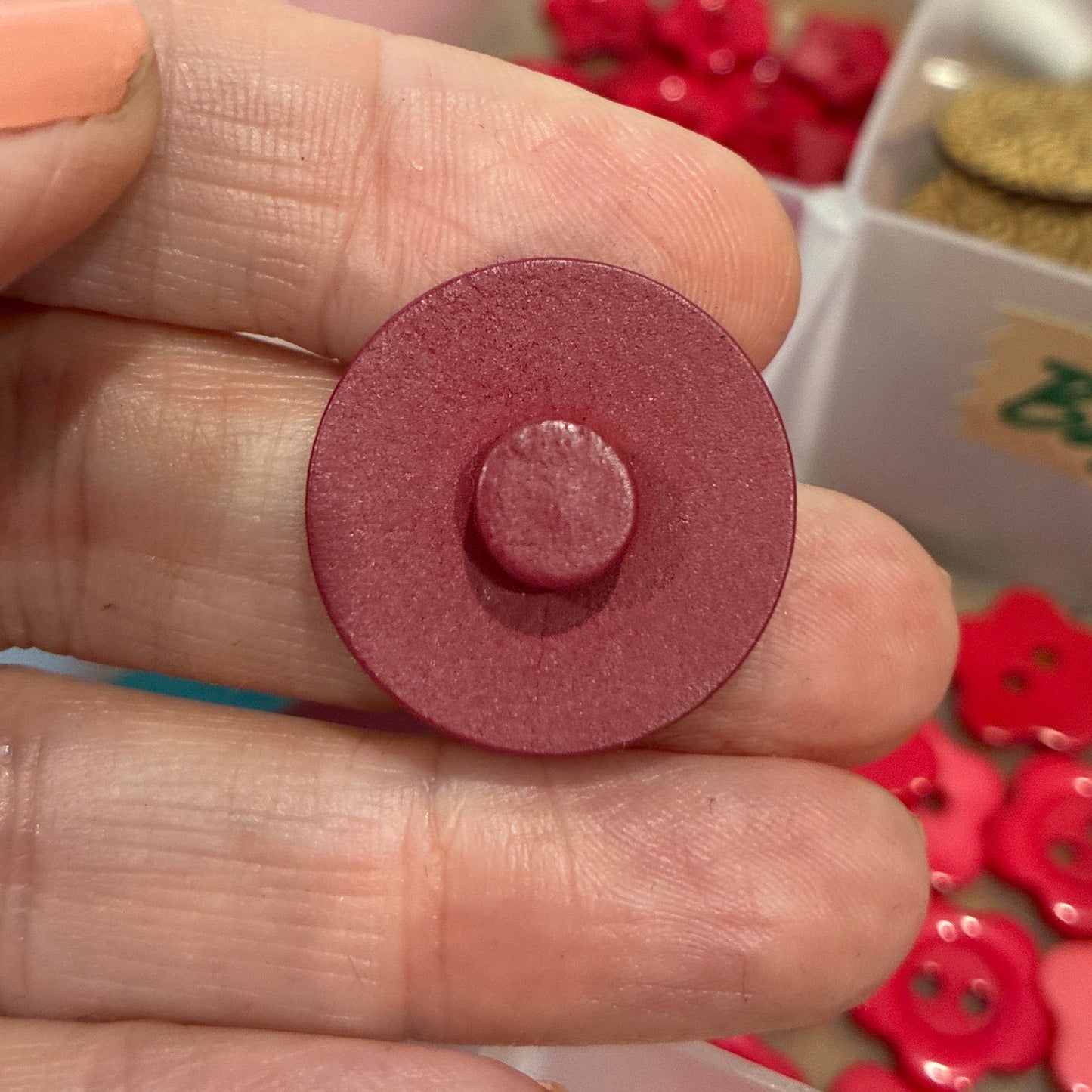 Button, Maroon Flower Pear Wood, 23mm Shanked