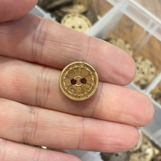 Button, Zinnia Coconut, 15mm