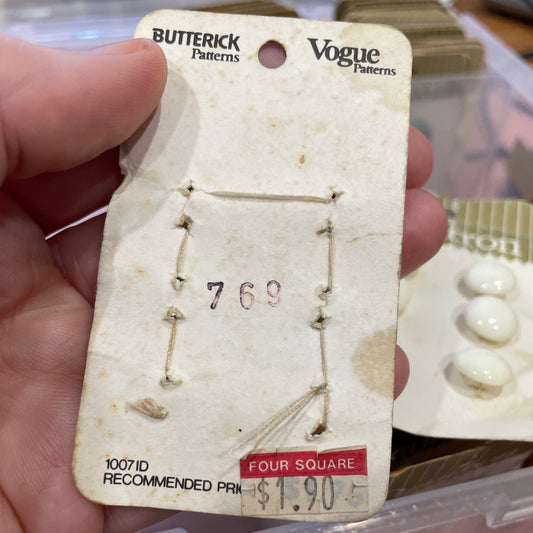 Buttons, Vintage Beutron 769, 11mm