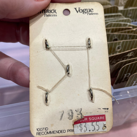 Buttons, Vintage Beutron 793, 11mm