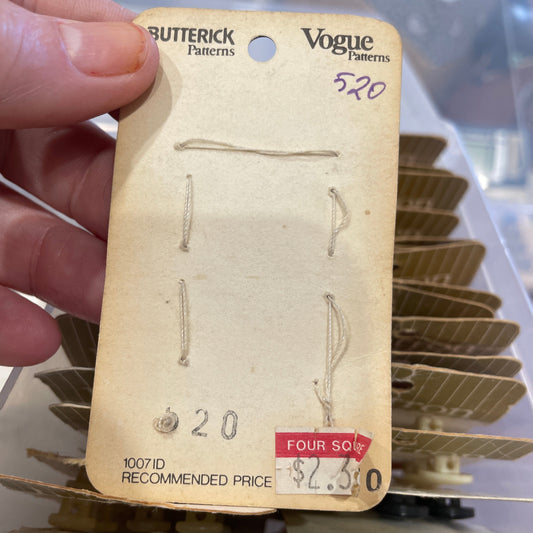 Buttons, Vintage Beutron 520, 13mm