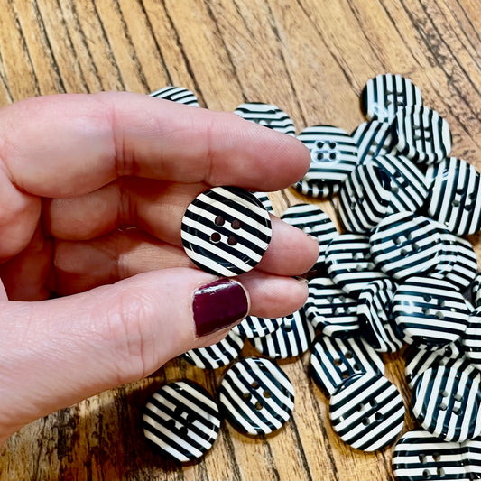 Button, Black and White Stripes Resin, 20mm