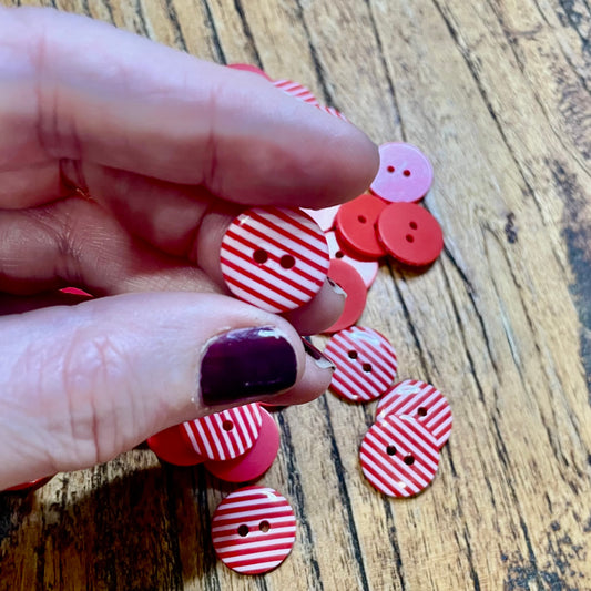 Button, Red and White Stripes Resin, 15mm