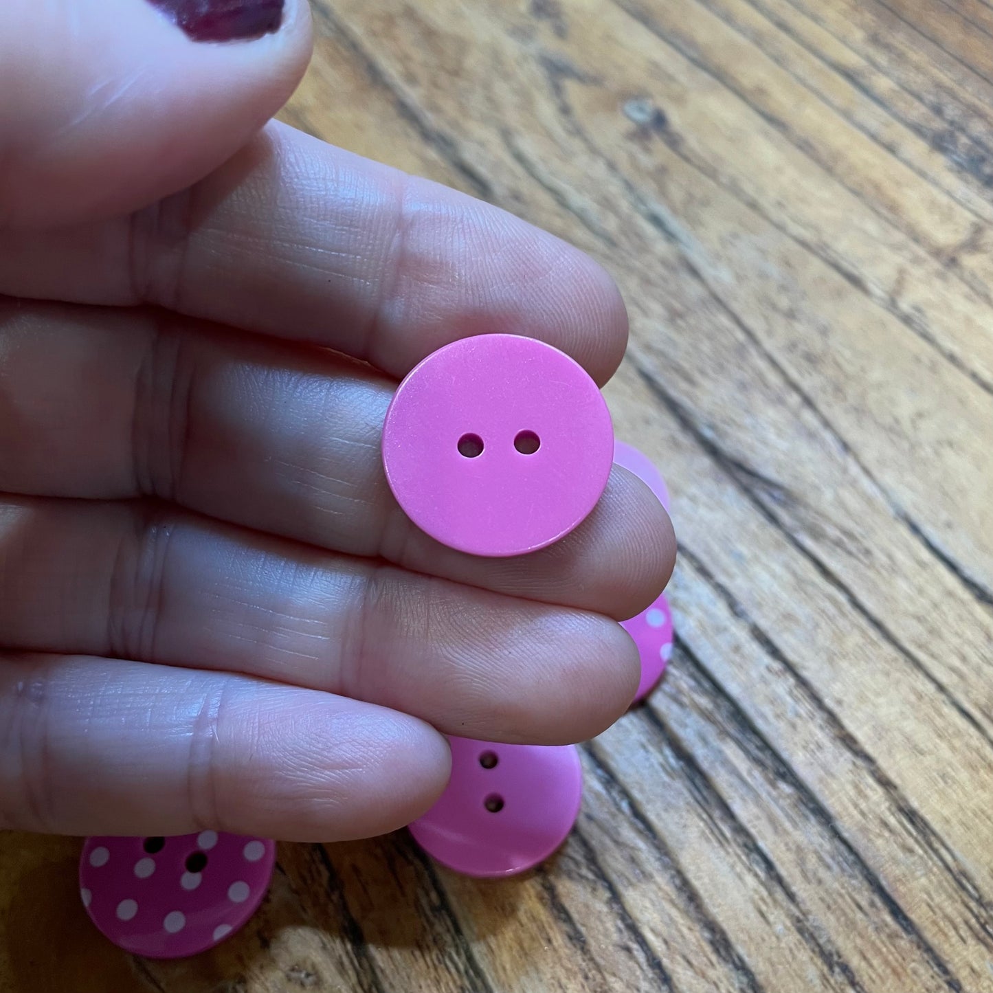 Button, Pink with White Spots Resin, 19mm
