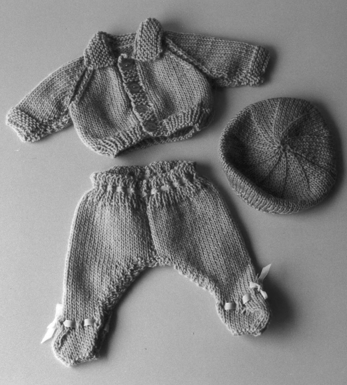 Quickly Knitted Clothes for Dolls, Knitting Pattern Book