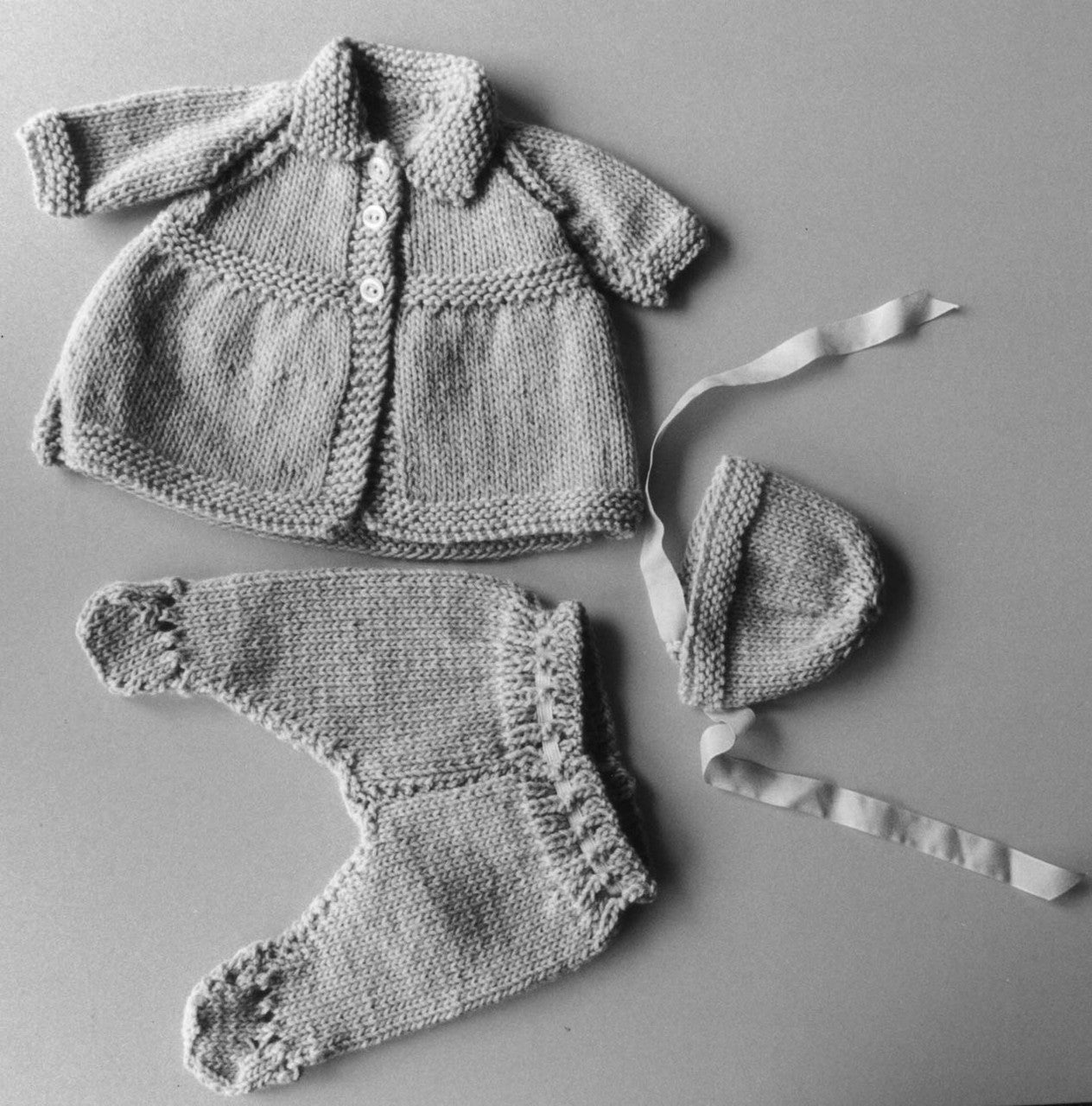 Quickly Knitted Clothes for Dolls, Knitting Pattern Book