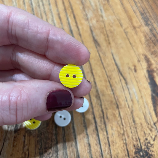 Button, Yellow Striped Resin, 13mm