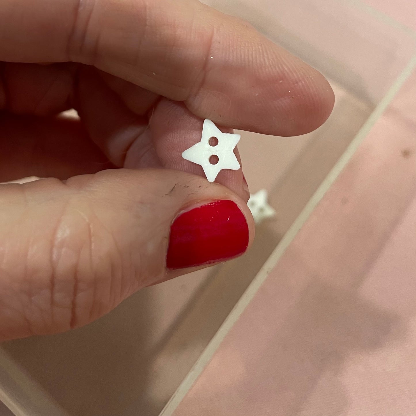 Button, White Star Resin, 9mm