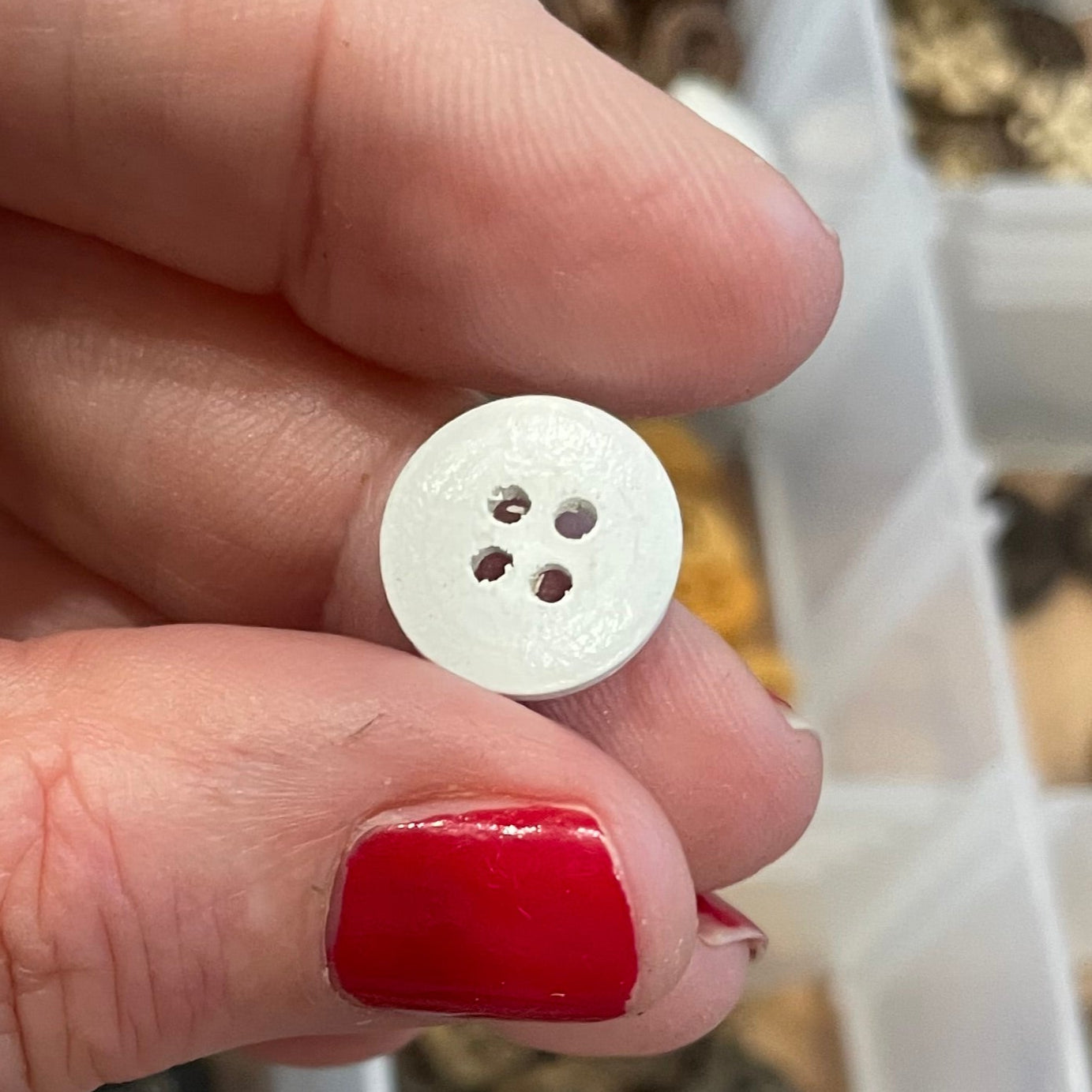 Button, White Linear Pear Wood, 13mm