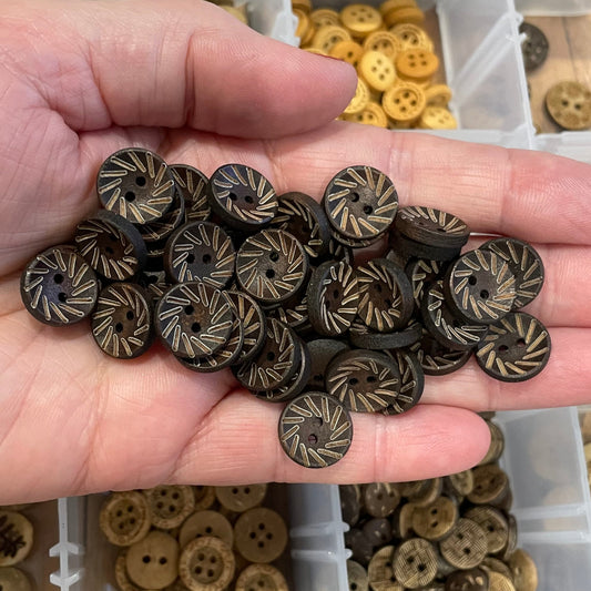 Button, Spirex Pear Wood, 13mm