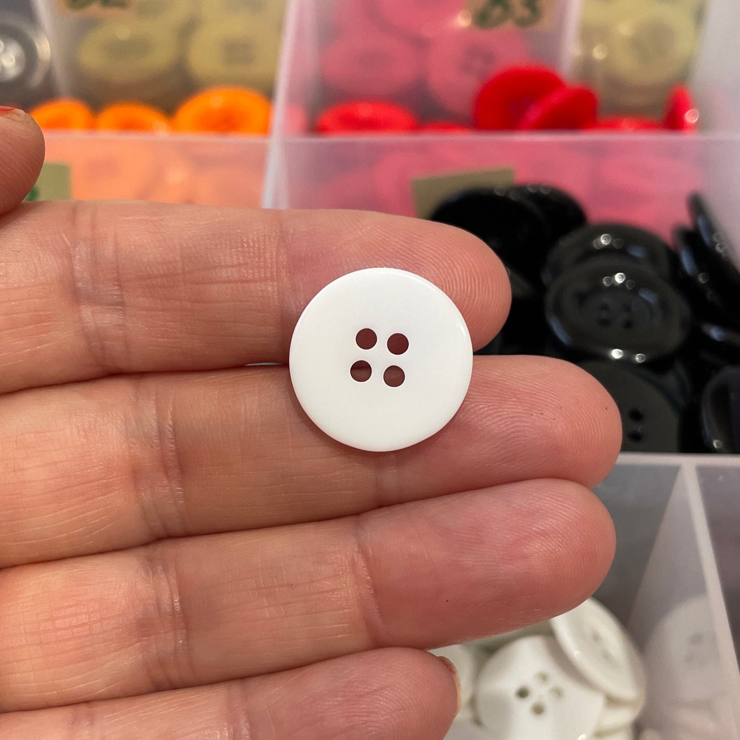 Button, White Flat Ridge Acrylic, 18mm