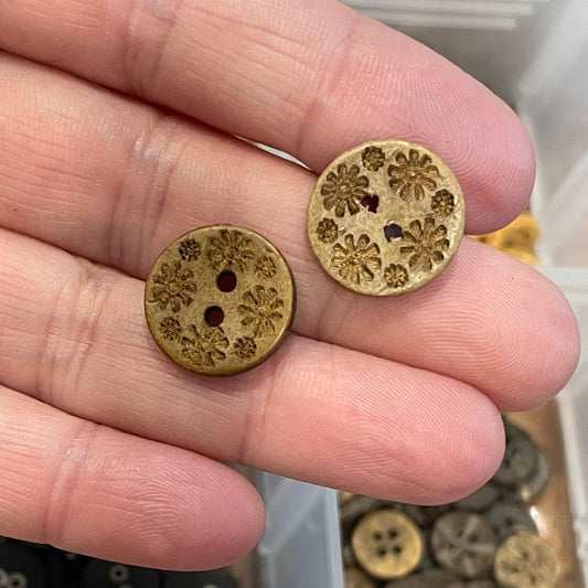 Button, Daisy Coconut, 15mm
