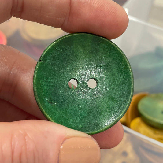 Button, Green Concave Pear Wood, 35mm
