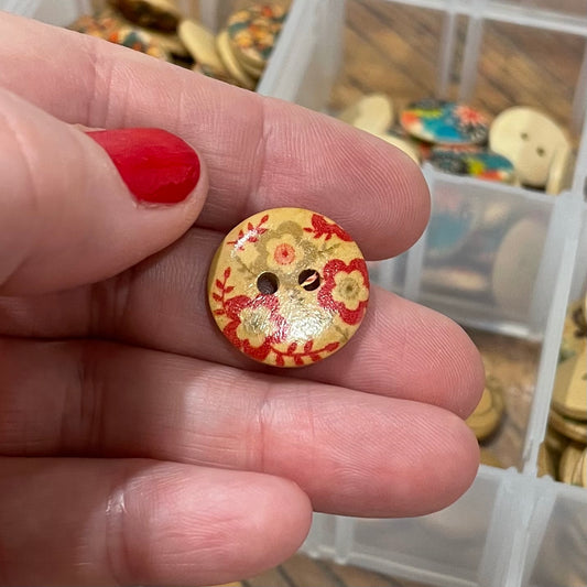 Button, Flowers Pear Wood 18mm