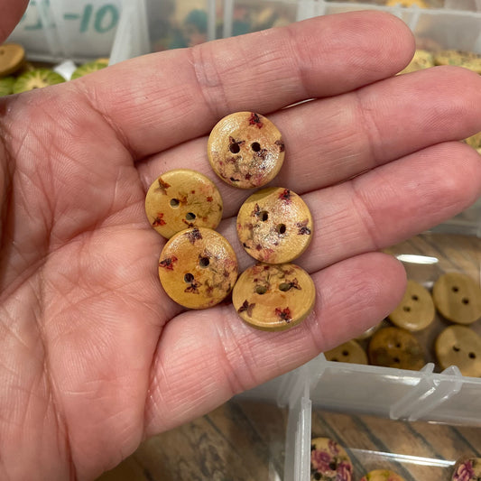 Button, Butterfly Pear Wood, 15mm