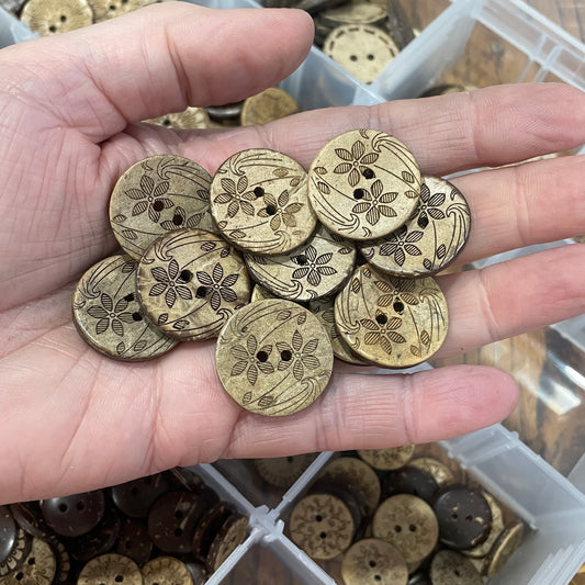 Button, Lily Coconut, 23mm