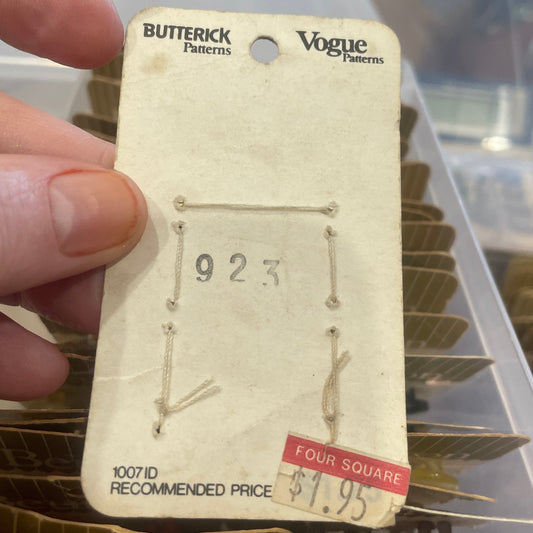 Buttons, Vintage Beutron 923, 13mm