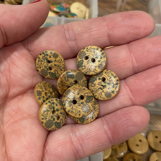 Button, Blue Vines Pear Wood, 15mm