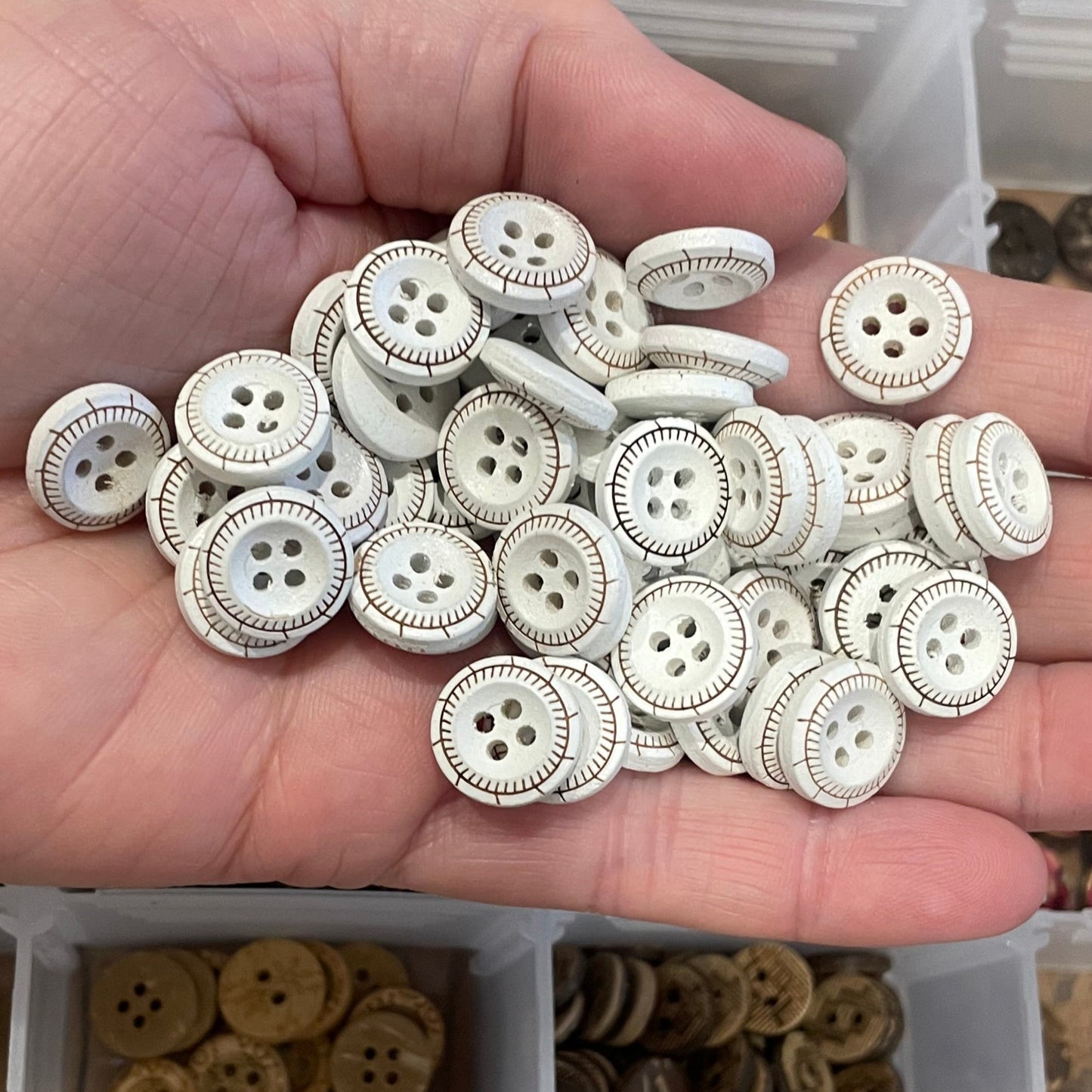 Button, White Linear Pear Wood, 13mm