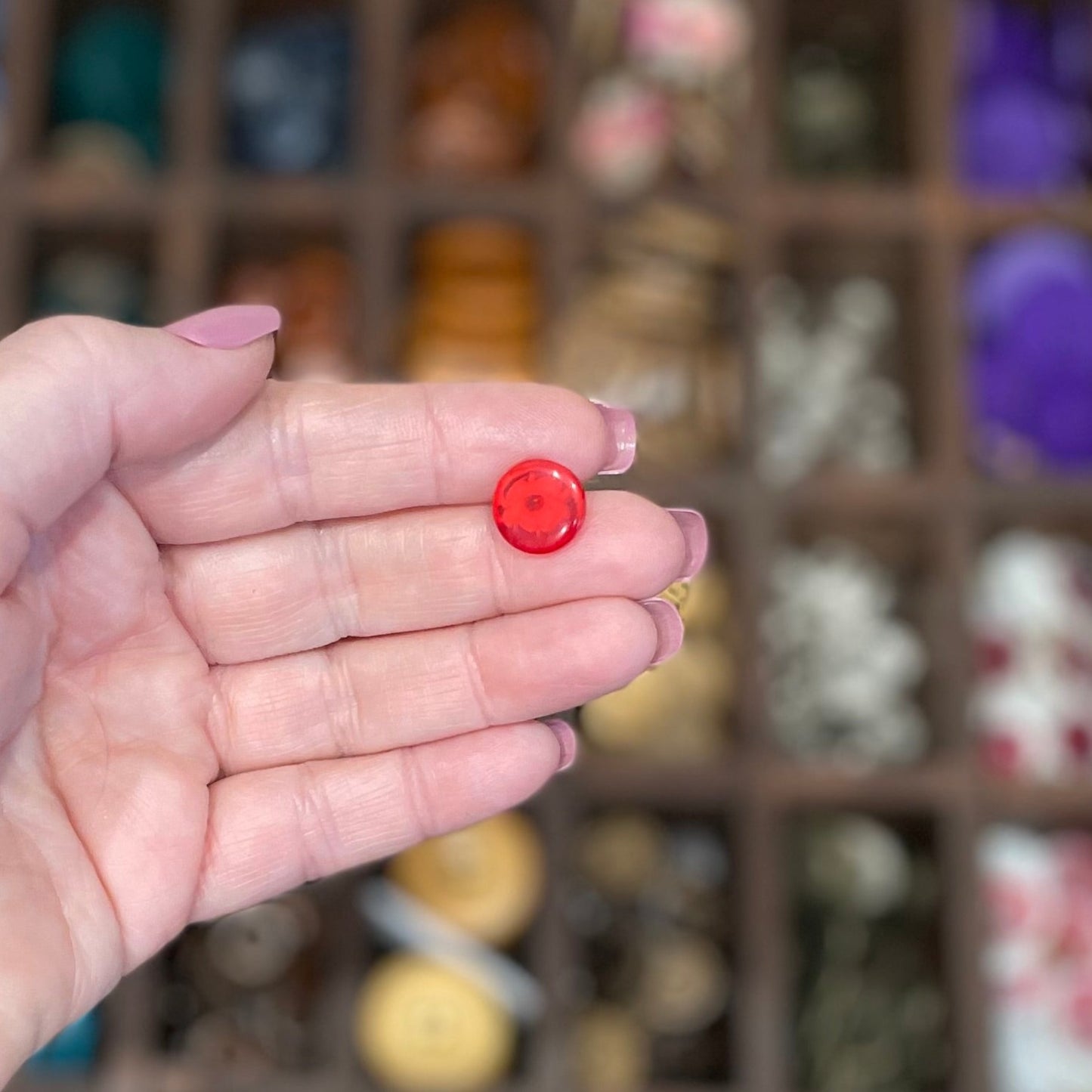 Button, Red Daisy Resin, 12mm