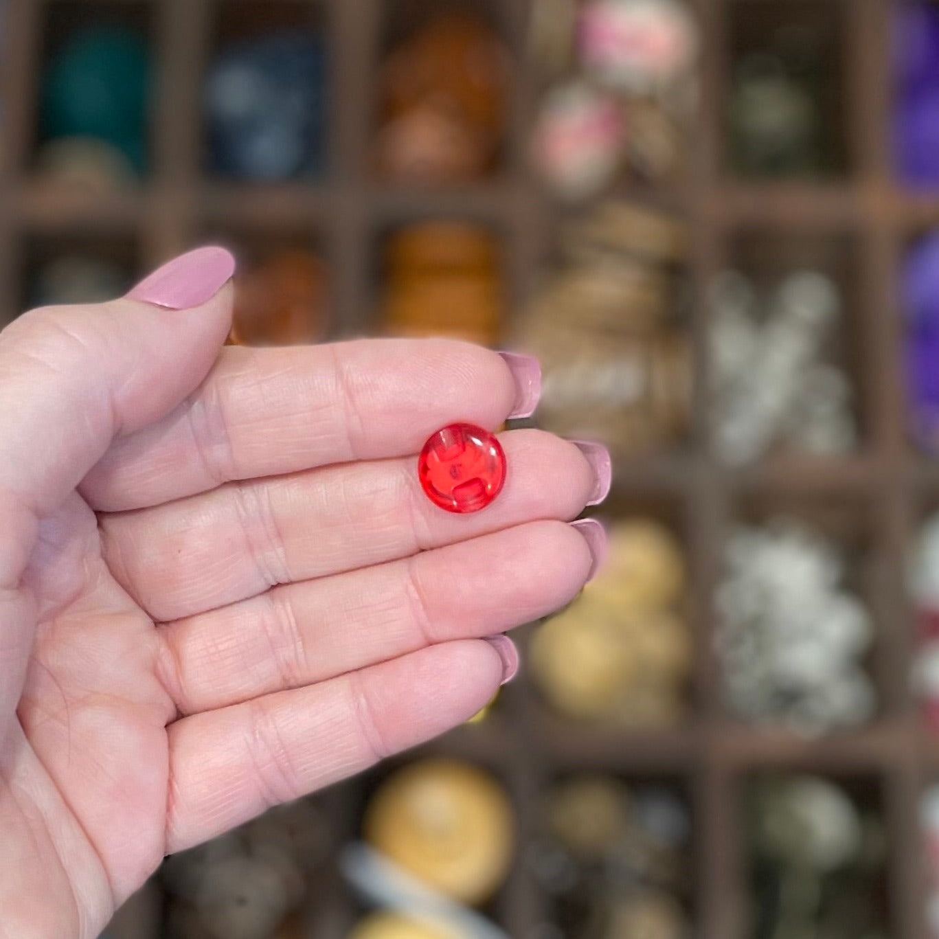 Button, Red Daisy Resin, 12mm