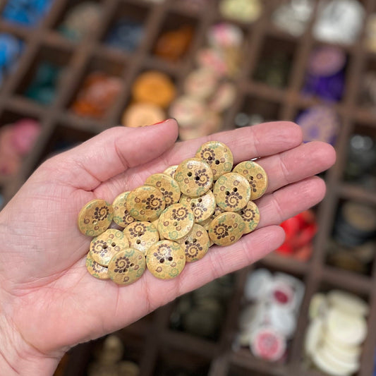 Button, Ammonite Pear Wood, 18mm