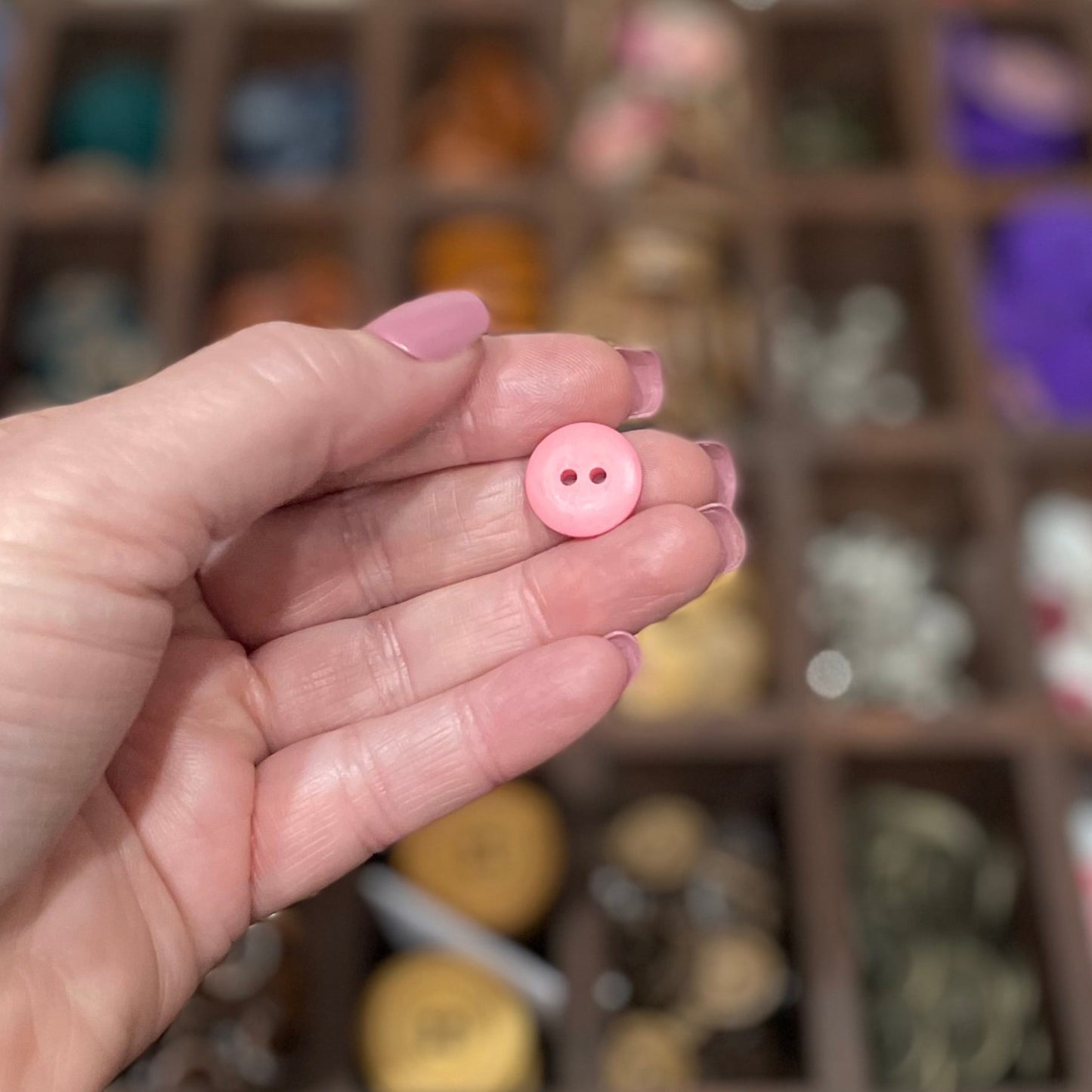 Button, Retro Pink Lines Acrylic, 15mm